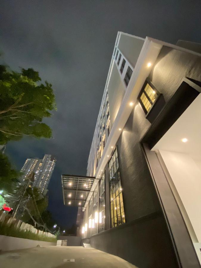 Maia Hotel Jakarta Buitenkant foto